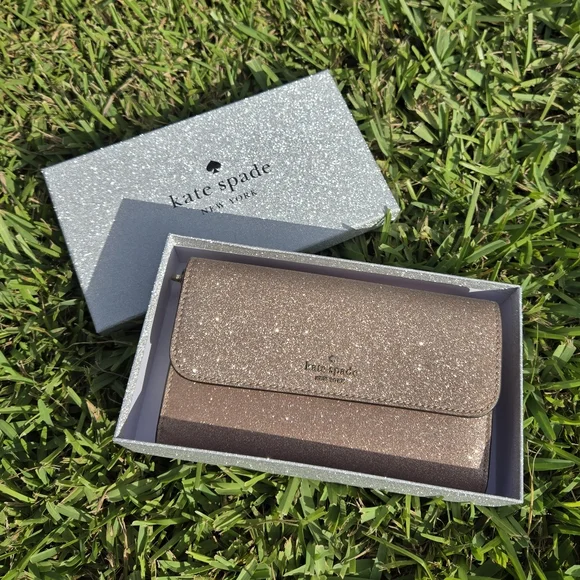 New in Box Kate Spade Glitter Wristlet – Rose Gold Sparkle Elegance ✨ - Picture 6 of 6